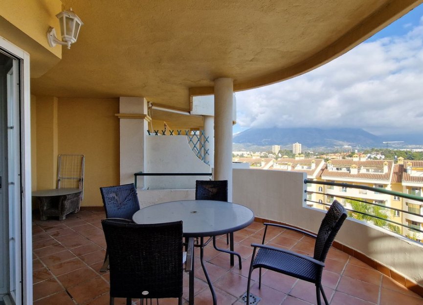 Resale - Apartment - Middle Floor Apartment - Marbella - Nueva Andalucia