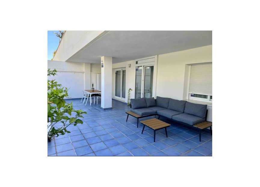 Resale - Apartment - Middle Floor Apartment - Marbella - Nueva Andalucia