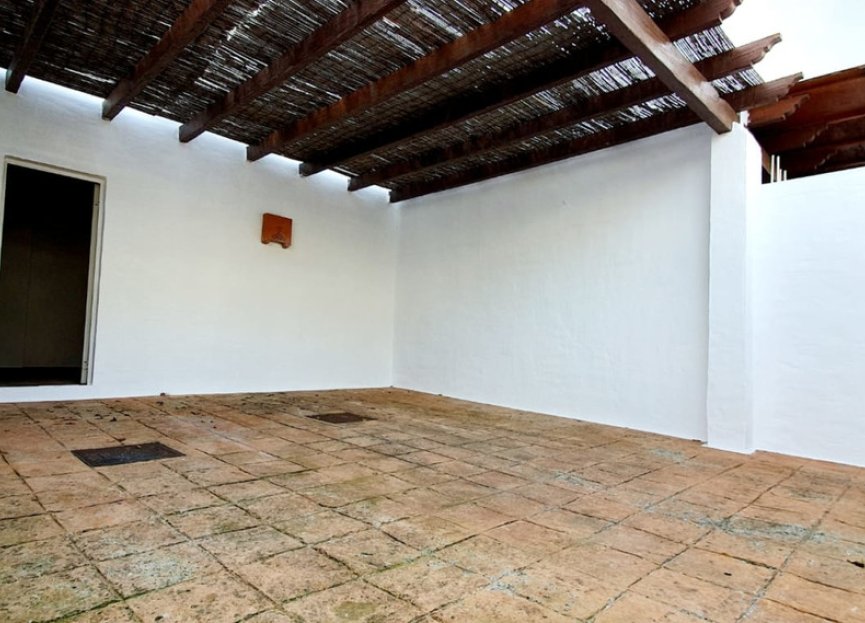 Resale - House - Townhouse - Estepona - Estepona Centro