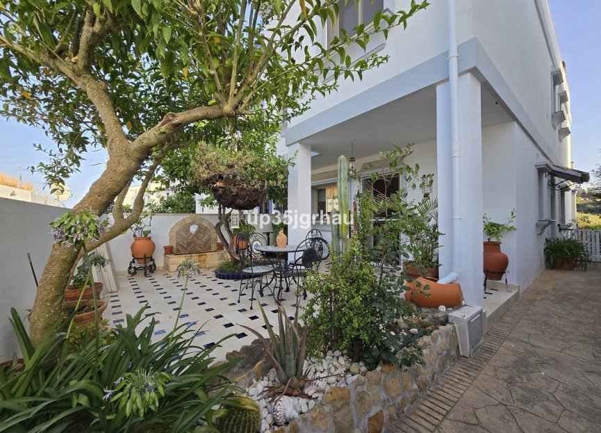 Reventa - House - Semi-Detached House - Estepona - Estepona Centro