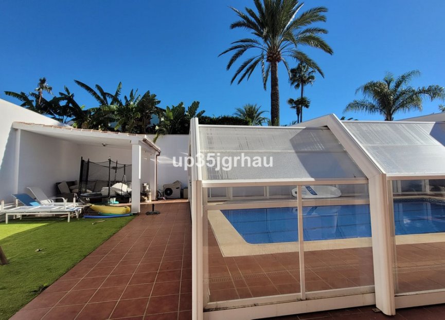 Resale - House - Detached Villa - Estepona - Bel Air