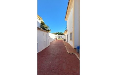 Resale - House - Detached Villa - Estepona - Bel Air