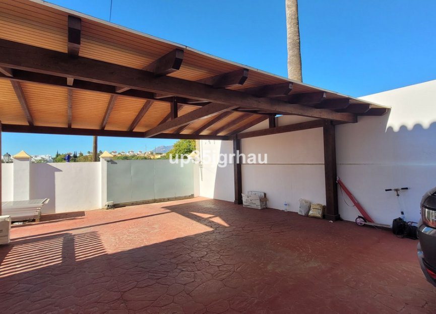 Resale - House - Detached Villa - Estepona - Bel Air