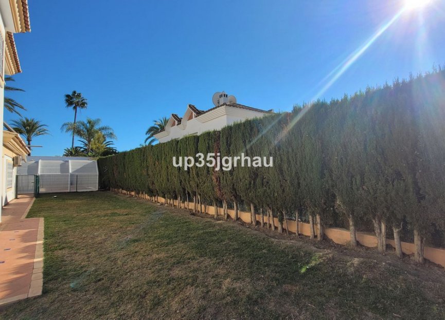 Resale - House - Detached Villa - Estepona - Bel Air