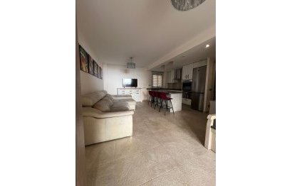 Resale - Apartment - Middle Floor Apartment - Estepona - Estepona Centro