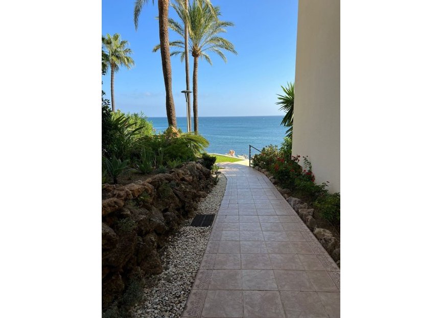 Resale - Apartment - Middle Floor Apartment - Estepona - Estepona Centro