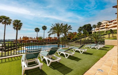 Resale - Apartment - Middle Floor Apartment - Estepona - Atalaya