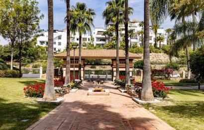 Resale - Apartment - Middle Floor Apartment - Estepona - Atalaya