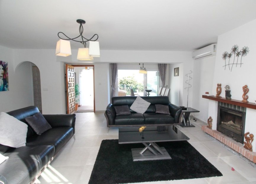 Resale - House - Detached Villa - Mijas - El Chaparral