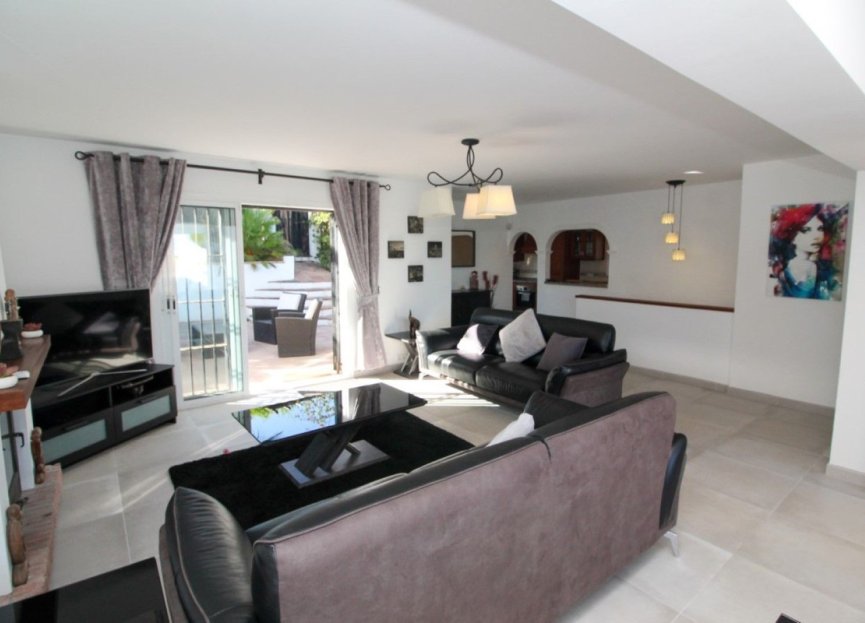 Resale - House - Detached Villa - Mijas - El Chaparral