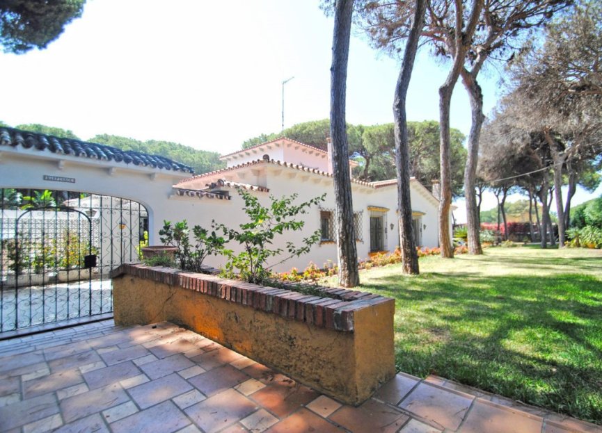 Reventa - House - Detached Villa - Marbella - Elviria