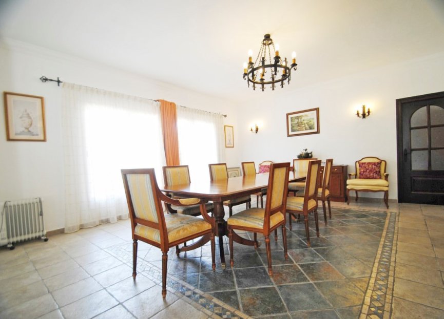 Resale - House - Detached Villa - Marbella - Elviria