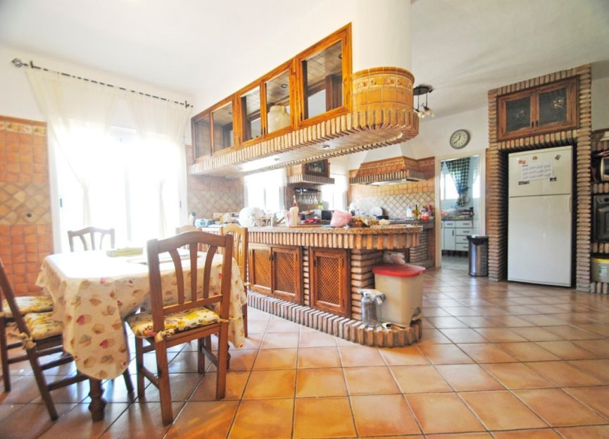 Resale - House - Detached Villa - Marbella - Elviria