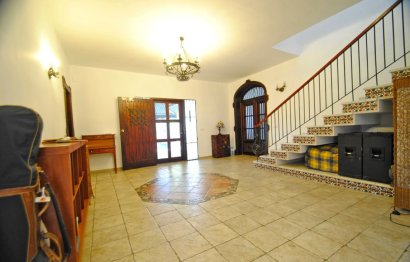 Resale - House - Detached Villa - Marbella - Elviria