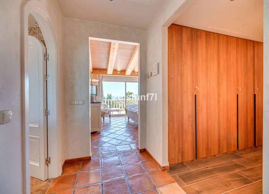 Resale - House - Detached Villa - Marbella - Elviria