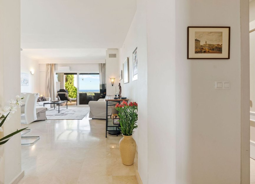 Resale - Apartment - Ground Floor Apartment - Marbella - Nueva Andalucia