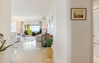 Resale - Apartment - Ground Floor Apartment - Marbella - Nueva Andalucia