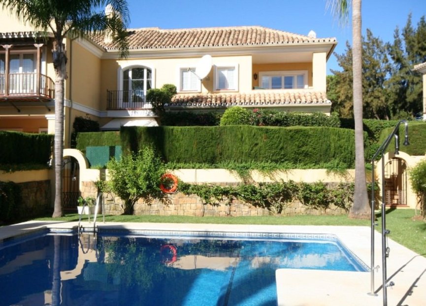 Resale - House - Townhouse - Marbella - Elviria