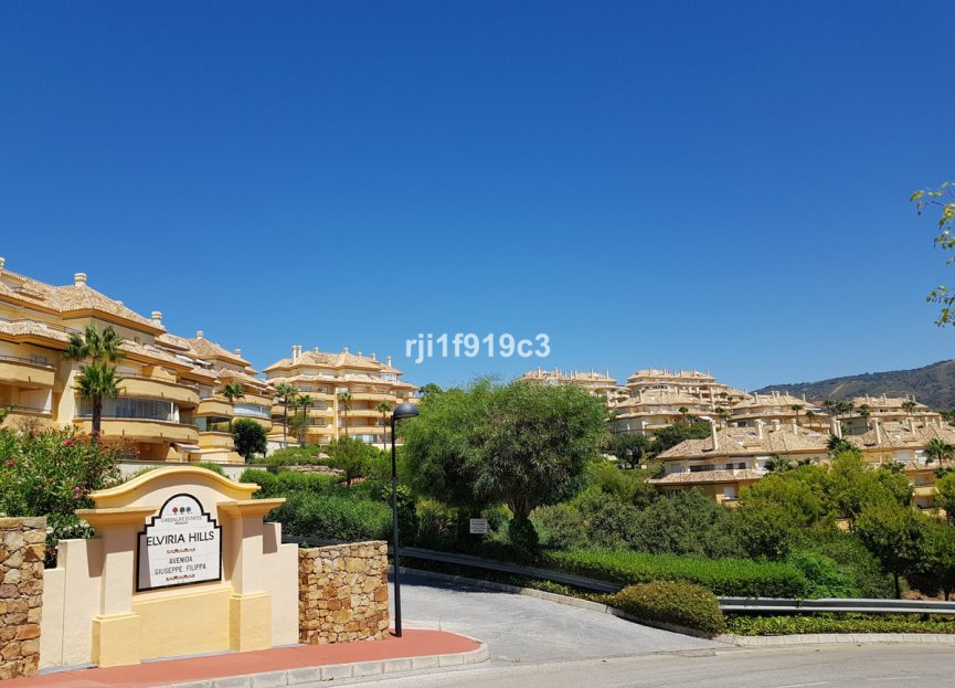 Resale - Apartment - Ground Floor Apartment - Marbella - Elviria