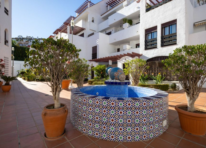 Resale - Apartment - Middle Floor Apartment - Marbella - Nueva Andalucia