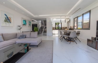 Resale - House - Detached Villa - Marbella - Puerto Banús