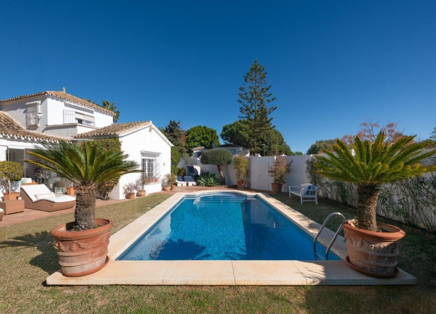 Resale - House - Detached Villa - Marbella - Artola