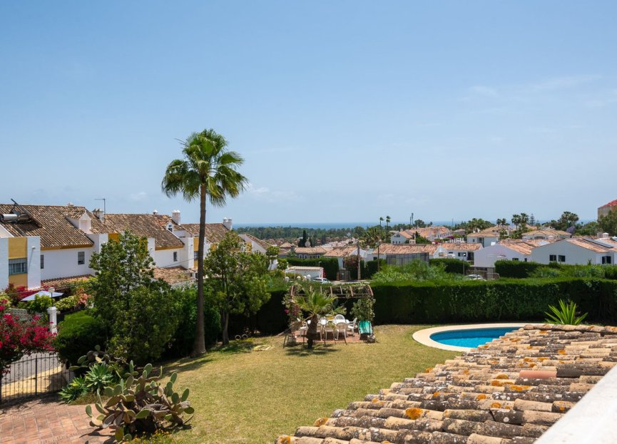 Resale - House - Detached Villa - Estepona - Estepona Centro