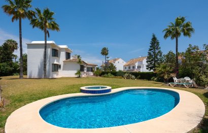 Resale - House - Detached Villa - Estepona - Estepona Centro