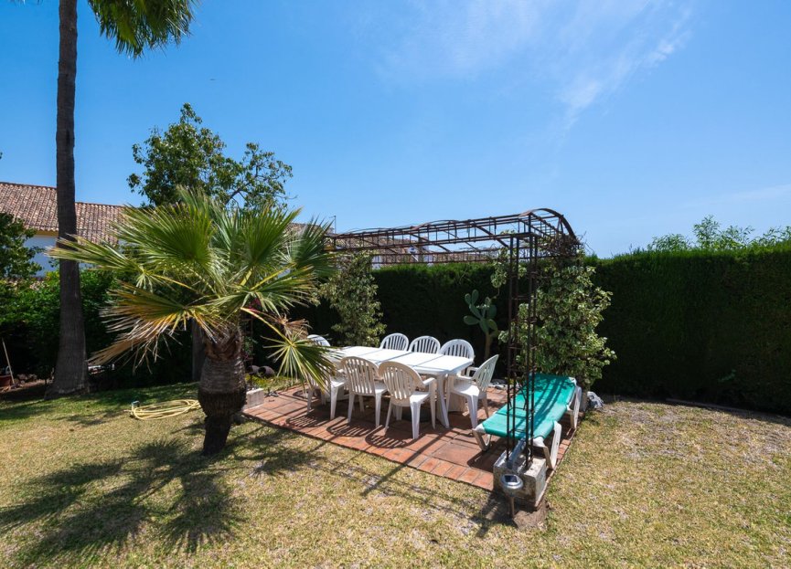 Resale - House - Detached Villa - Estepona - Estepona Centro