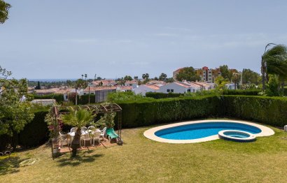 Resale - House - Detached Villa - Estepona - Estepona Centro