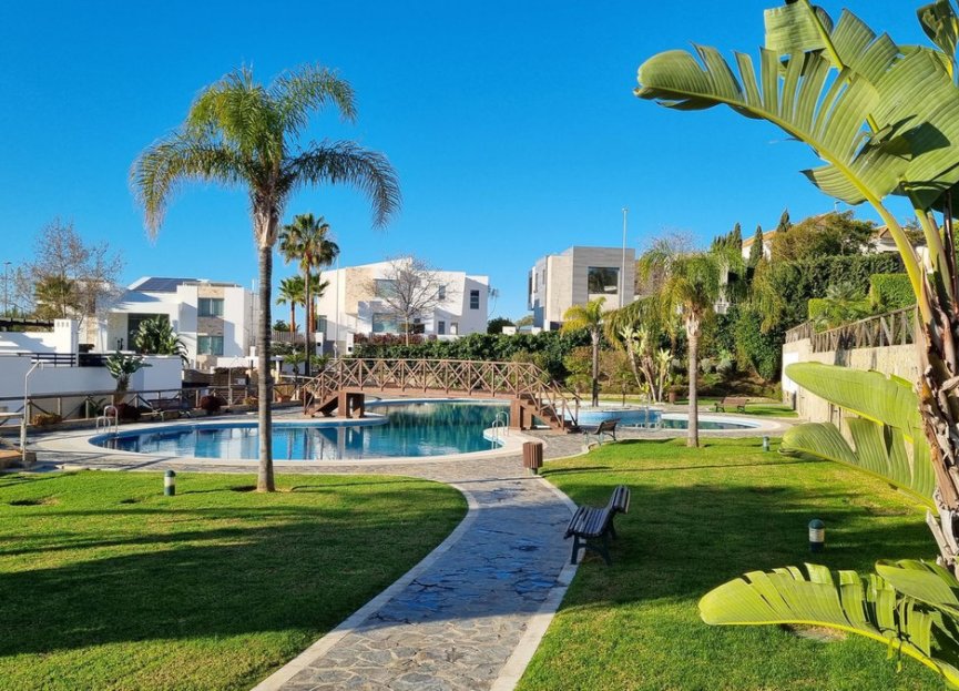 Resale - Apartment - Middle Floor Apartment - Marbella - Santa Clara