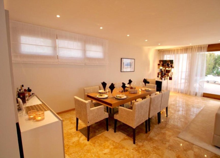 Resale - Apartment - Penthouse - Marbella - Altos de los Monteros