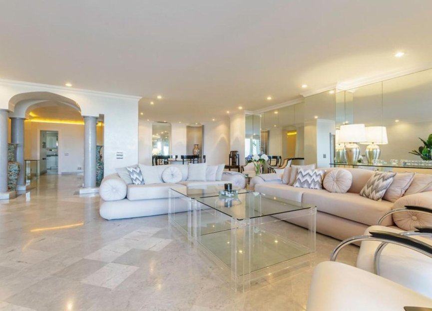 Resale - Apartment - Middle Floor Apartment - Marbella - Puerto Banús