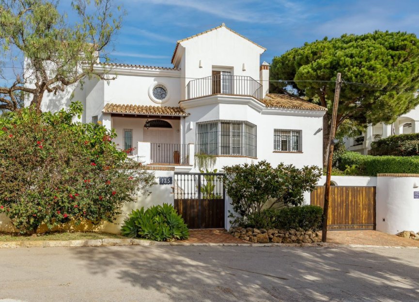 Resale - House - Detached Villa - Marbella - El Rosario