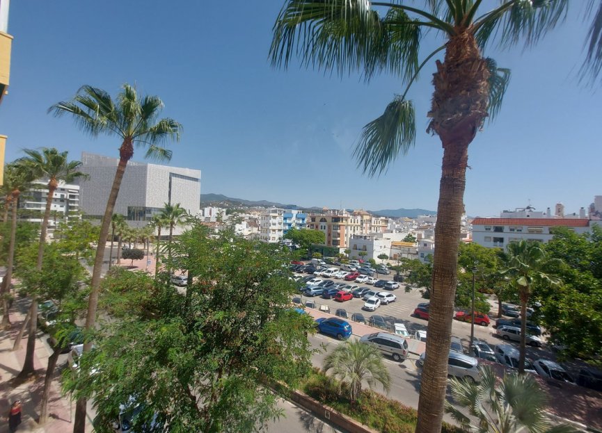 Resale - Apartment - Middle Floor Apartment - Estepona - Estepona Centro