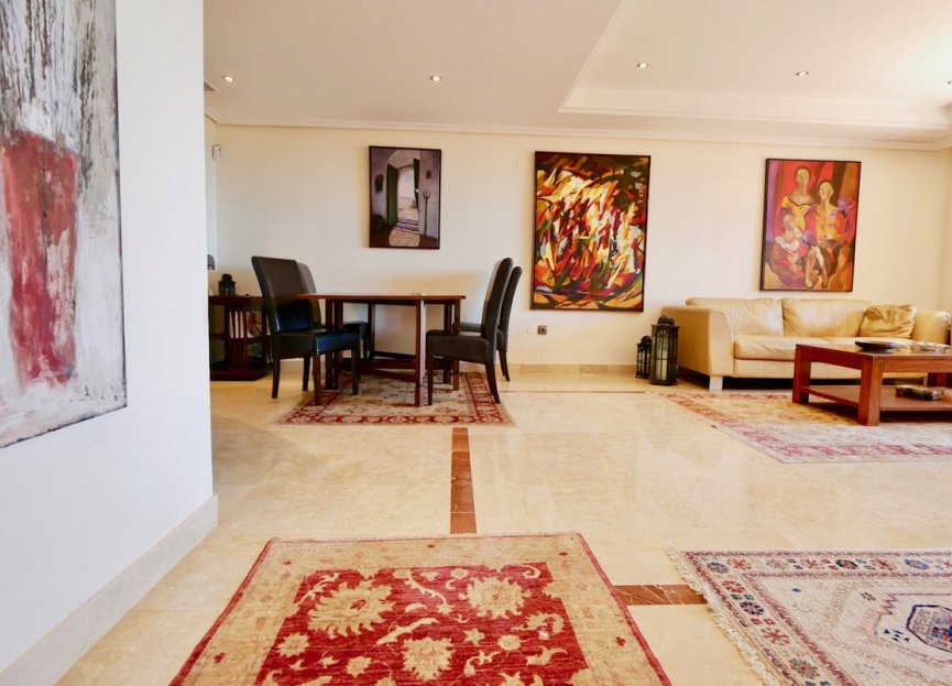 Resale - Apartment - Penthouse - Marbella - La Mairena