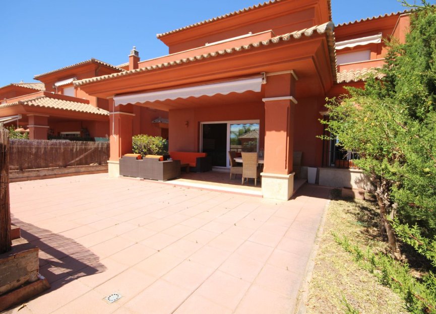 Resale - House - Semi-Detached House - Marbella - Santa Clara