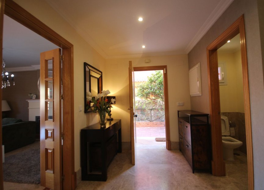 Resale - House - Semi-Detached House - Marbella - Santa Clara