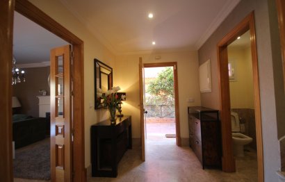 Resale - House - Semi-Detached House - Marbella - Santa Clara