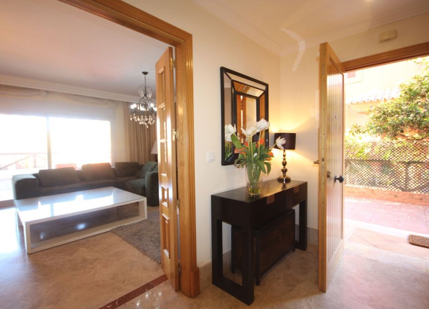 Resale - House - Semi-Detached House - Marbella - Santa Clara