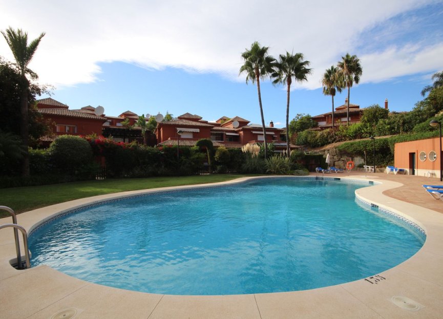 Resale - House - Semi-Detached House - Marbella - Santa Clara