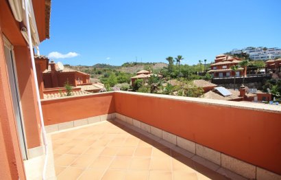 Resale - House - Semi-Detached House - Marbella - Santa Clara