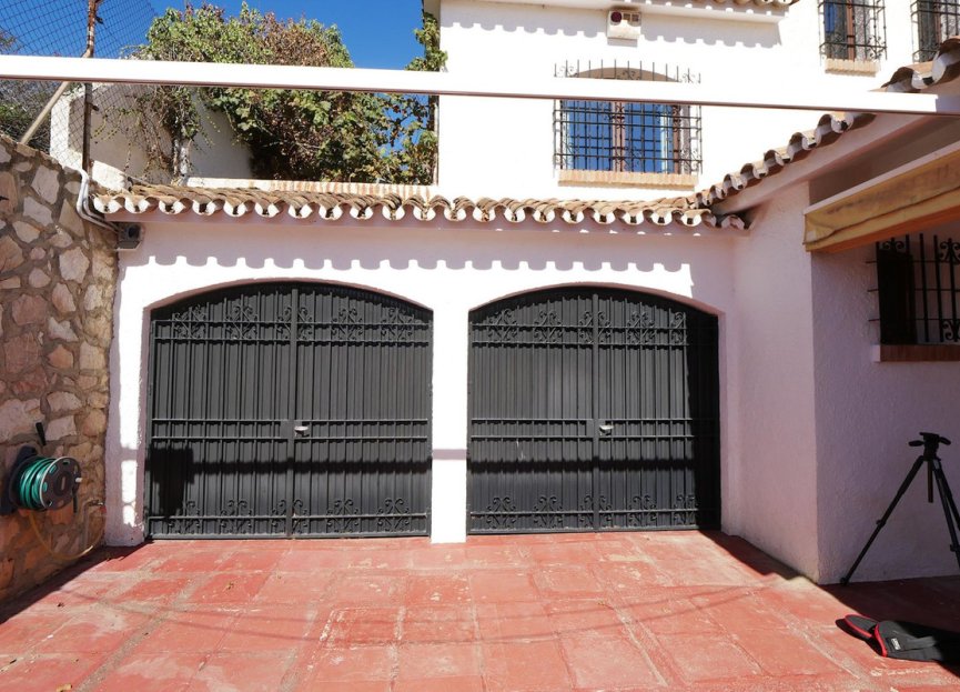 Reventa - House - Detached Villa - Benalmádena - Benalmadena Centro