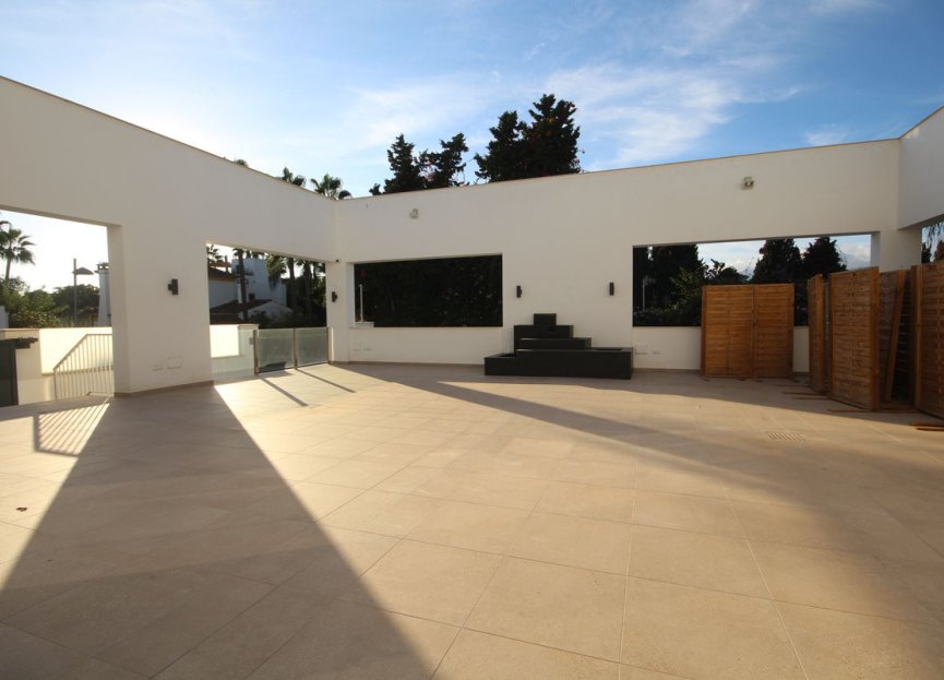 Resale - House - Detached Villa - Marbella - Elviria