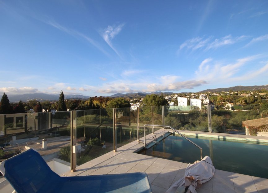 Reventa - House - Detached Villa - Marbella - Elviria