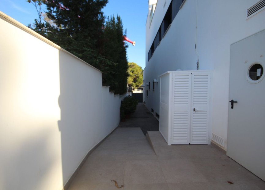 Reventa - House - Detached Villa - Marbella - Elviria