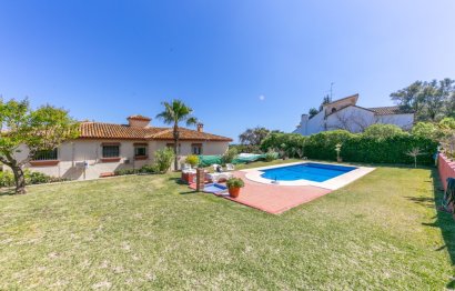 Resale - House - Detached Villa - Torremolinos