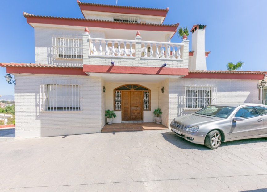 Resale - House - Detached Villa - Torremolinos