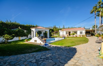 Resale - House - Detached Villa - Estepona - Estepona Centro