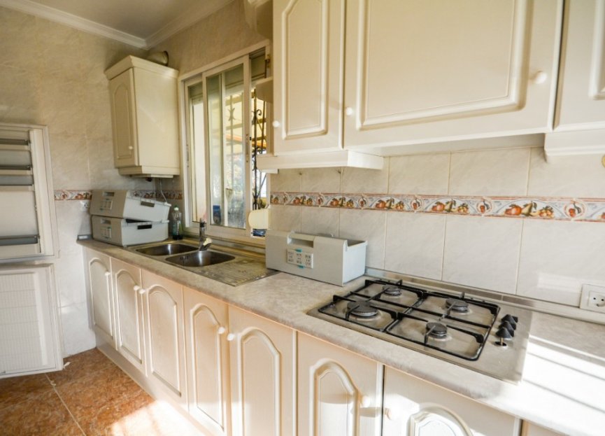 Resale - House - Detached Villa - Estepona - Estepona Centro